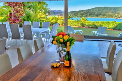 Bella Vista East 3 Luxury Ocean Views Large Flat Grassed Area And Buggy - Broome Tourism 0