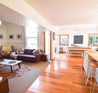 Best Location in Hobart Luxury 4 bedroom with stunning views - Broome Tourism