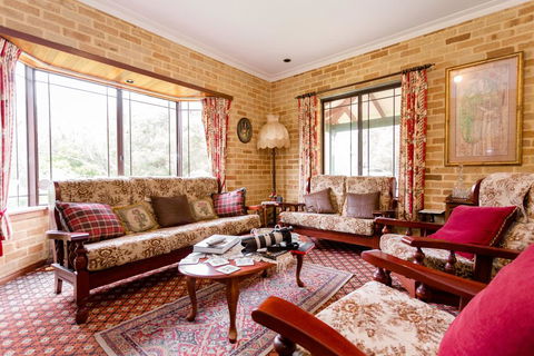 Big Grove Bed & Breakfast - Broome Tourism 3