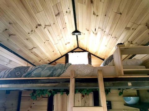 Big Tiny Altitude Tiny House Experience - Broome Tourism 3