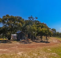 Big Tiny Seven Hills Tiny House Tallarook - Broome Tourism