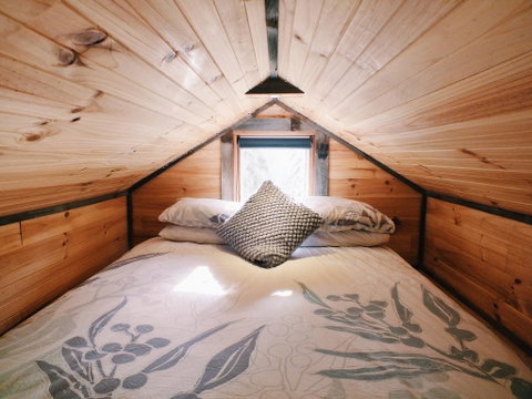 Big Tiny Seven Hills Tiny House, Tallarook - Broome Tourism 3