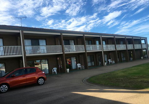 Black Swan Motor Inn - Broome Tourism 1