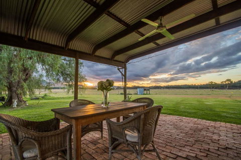 Blaxland's Cottage - Broome Tourism 1
