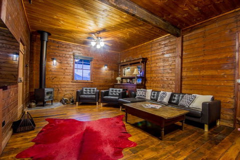 Blaxland's Cottage - Broome Tourism 2