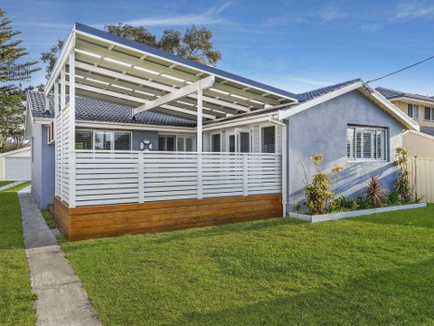 Blue Summer House - Broome Tourism 0