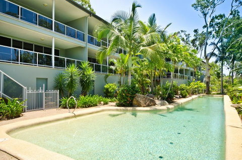 Blue Water Views - Broome Tourism 0
