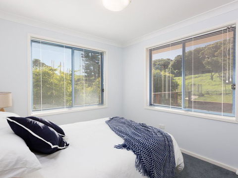 Blue Waters At Gerroa - Broome Tourism 3