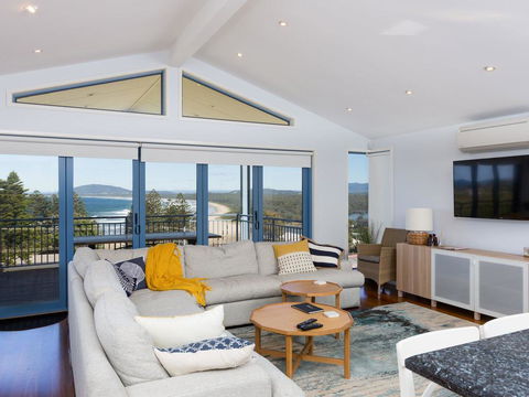 Blue Waters At Gerroa - Broome Tourism 0