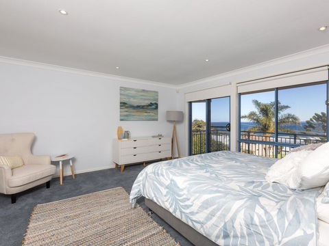 Blue Waters At Gerroa - Broome Tourism 1