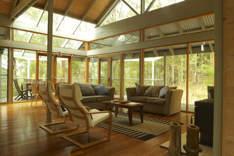 Bombah Point Eco Cottages - Broome Tourism 1
