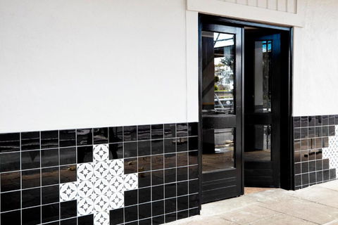 The Royal Hotel, Drouin - Broome Tourism 3