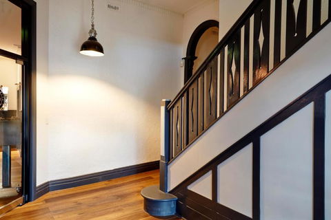 The Royal Hotel, Drouin - Broome Tourism 2