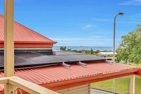 The Seaside Loft - A Breezy Beachside Lifestyle - Broome Tourism 3