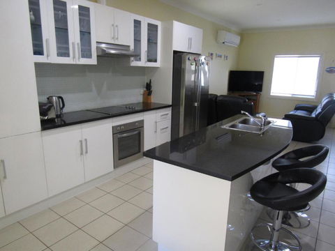 The Shack At Stansbury - Broome Tourism 2