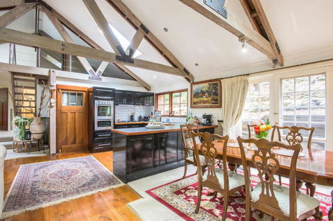 The Stone On The Hill - 3 Bedroom House - Broome Tourism 2