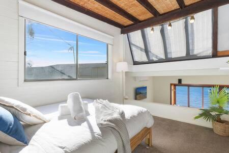 Waterfront Scotland Island Holiday Home - Family & Pet Friendly - 3 Bedrooms - Wifi - Netflix - Private Jetty - Broome Tourism 3