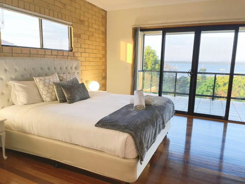 Waterfront Entire Luxury House With Bay View And Pool - Broome Tourism 1