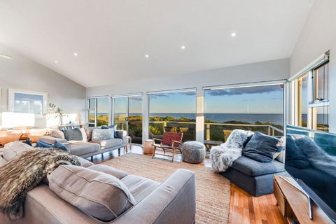 A Surfers Paradise At Chiton Rocks Pets Welcome - Broome Tourism 2