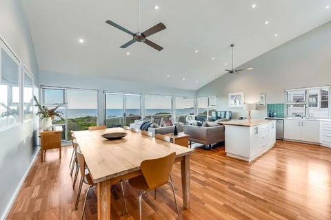 A Surfers Paradise At Chiton Rocks Pets Welcome - Broome Tourism 4