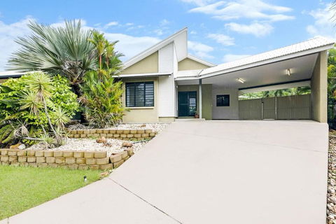 Ah Mat Bungalow - Tropical Darwin Stay With Pool - Broome Tourism 1