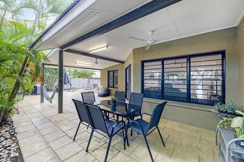 Ah Mat Bungalow - Tropical Darwin Stay With Pool - Broome Tourism 3