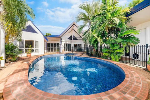 An Absolute Poolside Break By Casuarina Beach - Broome Tourism 0