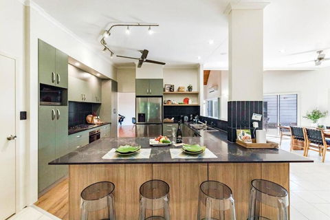 An Absolute Poolside Break By Casuarina Beach - Broome Tourism 3