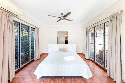An Absolute Poolside Break By Casuarina Beach - Broome Tourism 4
