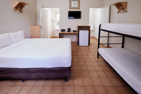 Outback Lodge - Broome Tourism 1