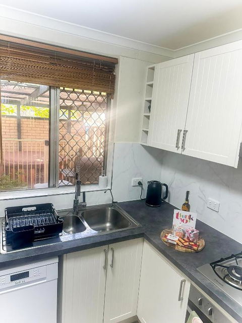 Queen Of The Desert Villa Secure & Gated 2 Bdrm Home - Broome Tourism 2