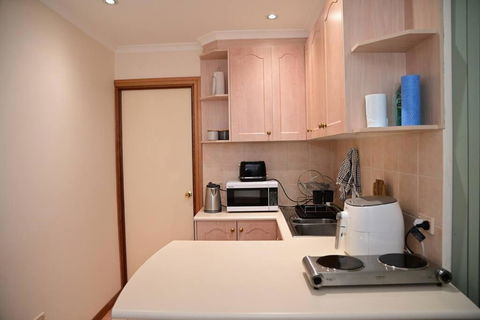 Spacious Studio In AliceSprings QueenBed+KSAirbed - Broome Tourism 2