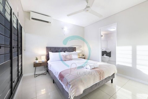 Zen On Stuart: 3-BR Penthouse Pad + Pool + BBQ - Broome Tourism 1