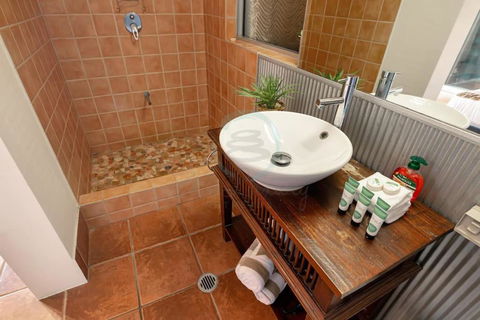 Zen Serene Seascape - Family Pool - BBQ - Markets - Broome Tourism 1