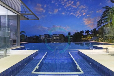 ZenLux: 4BR Bayview Mansion Infinity Pool + Cinema - Broome Tourism 1