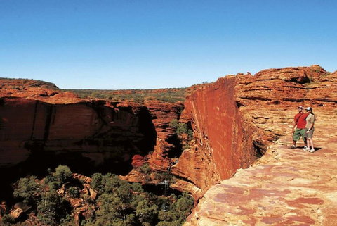 The Amazing Kings Canyon: 4-Hours Walking Tour And Hike - Broome Tourism 1