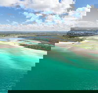 Deluxe Seaplane Tour Noosa to Glasshouse Adventure for 2 with Photobook - Broome Tourism